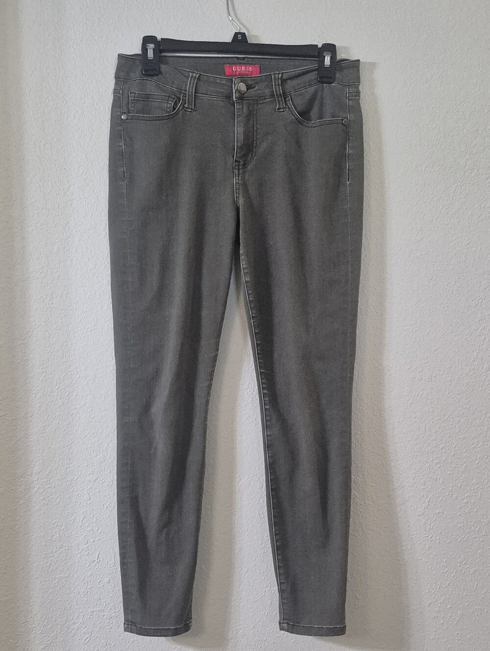 GUESS Women's Charcoal Grey Skinny Jeans